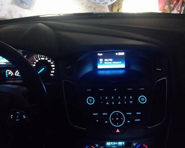 Серый Форд Фокус, объемом двигателя 1.5 л и пробегом 170 тыс. км за 12800 $, фото 12 на Automoto.ua