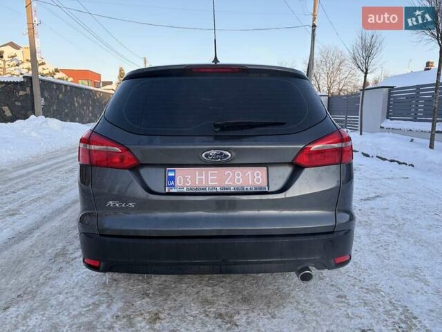 Серый Форд Фокус, объемом двигателя 2 л и пробегом 285 тыс. км за 8850 $, фото 5 на Automoto.ua