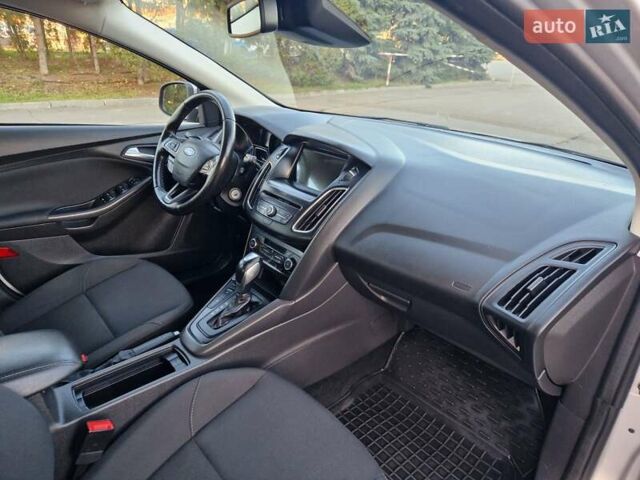 Серый Форд Фокус, объемом двигателя 1.5 л и пробегом 187 тыс. км за 9900 $, фото 9 на Automoto.ua