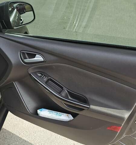 Сірий Форд Фокус, об'ємом двигуна 1.5 л та пробігом 238 тис. км за 10800 $, фото 16 на Automoto.ua