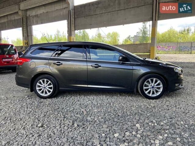 Серый Форд Фокус, объемом двигателя 2 л и пробегом 283 тыс. км за 9550 $, фото 3 на Automoto.ua