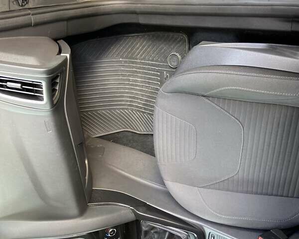 Серый Форд Фокус, объемом двигателя 2 л и пробегом 283 тыс. км за 9550 $, фото 19 на Automoto.ua