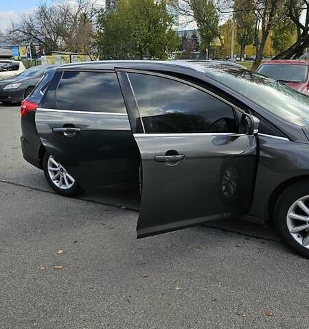 Серый Форд Фокус, объемом двигателя 1.5 л и пробегом 230 тыс. км за 12000 $, фото 9 на Automoto.ua