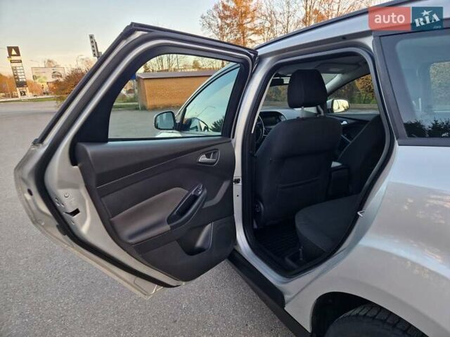 Серый Форд Фокус, объемом двигателя 1.5 л и пробегом 187 тыс. км за 9900 $, фото 48 на Automoto.ua