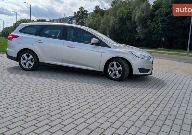 Серый Форд Фокус, объемом двигателя 1.5 л и пробегом 303 тыс. км за 9200 $, фото 5 на Automoto.ua