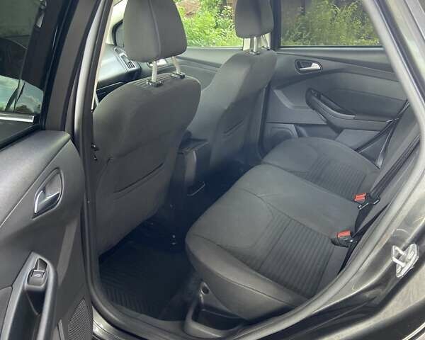 Серый Форд Фокус, объемом двигателя 2 л и пробегом 283 тыс. км за 9550 $, фото 8 на Automoto.ua