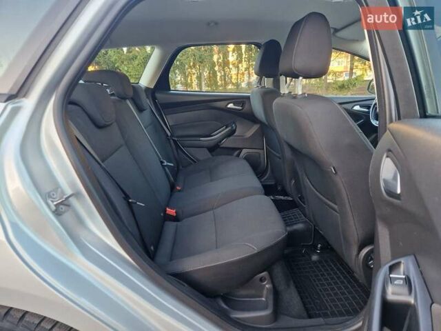 Серый Форд Фокус, объемом двигателя 1.5 л и пробегом 187 тыс. км за 9900 $, фото 13 на Automoto.ua