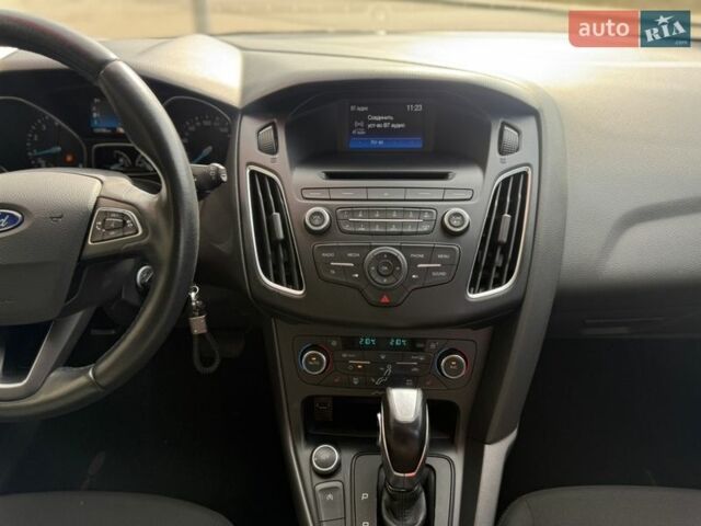 Сірий Форд Фокус, об'ємом двигуна 1 л та пробігом 130 тис. км за 9900 $, фото 18 на Automoto.ua