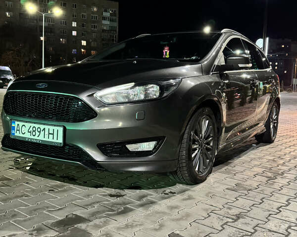 Серый Форд Фокус, объемом двигателя 1.5 л и пробегом 280 тыс. км за 12000 $, фото 11 на Automoto.ua