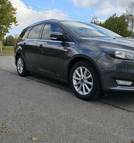 Серый Форд Фокус, объемом двигателя 1.5 л и пробегом 230 тыс. км за 12000 $, фото 2 на Automoto.ua