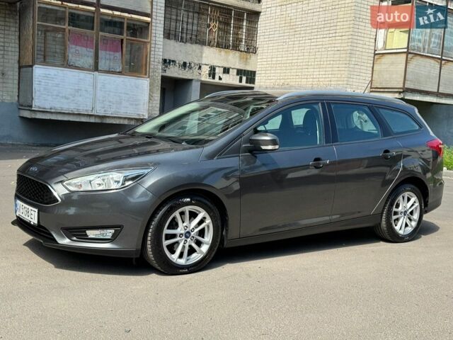 Серый Форд Фокус, объемом двигателя 1 л и пробегом 57 тыс. км за 8800 $, фото 5 на Automoto.ua