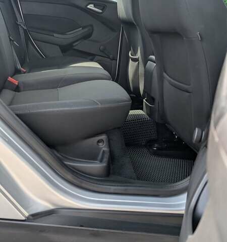 Серый Форд Фокус, объемом двигателя 1.5 л и пробегом 303 тыс. км за 9200 $, фото 16 на Automoto.ua