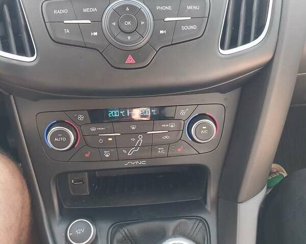 Серый Форд Фокус, объемом двигателя 1.5 л и пробегом 170 тыс. км за 12800 $, фото 14 на Automoto.ua