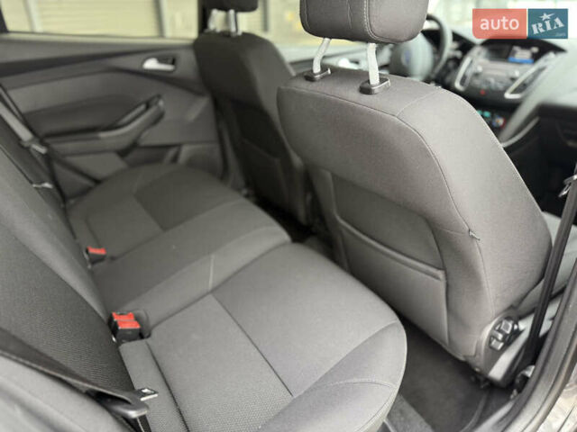 Серый Форд Фокус, объемом двигателя 1 л и пробегом 130 тыс. км за 10800 $, фото 14 на Automoto.ua