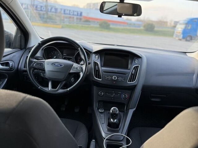 Серый Форд Фокус, объемом двигателя 1.5 л и пробегом 222 тыс. км за 8500 $, фото 4 на Automoto.ua