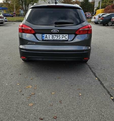 Серый Форд Фокус, объемом двигателя 1.5 л и пробегом 230 тыс. км за 12000 $, фото 5 на Automoto.ua