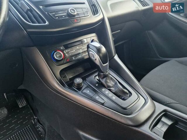 Серый Форд Фокус, объемом двигателя 1.5 л и пробегом 187 тыс. км за 9900 $, фото 7 на Automoto.ua