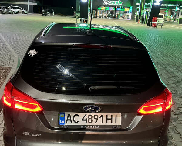 Серый Форд Фокус, объемом двигателя 1.5 л и пробегом 280 тыс. км за 12000 $, фото 3 на Automoto.ua