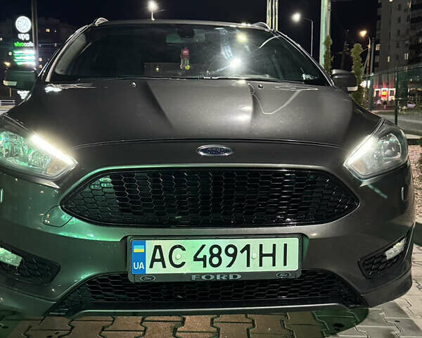 Серый Форд Фокус, объемом двигателя 1.5 л и пробегом 280 тыс. км за 12000 $, фото 1 на Automoto.ua