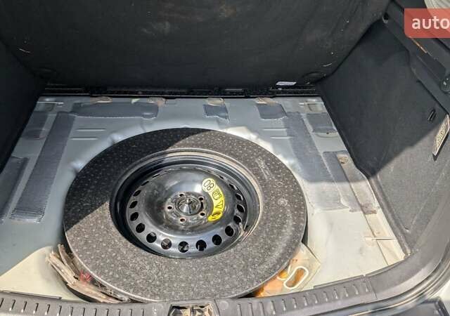 Серый Форд Фокус, объемом двигателя 1.5 л и пробегом 303 тыс. км за 9200 $, фото 15 на Automoto.ua