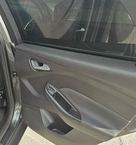 Серый Форд Фокус, объемом двигателя 1.5 л и пробегом 238 тыс. км за 10800 $, фото 12 на Automoto.ua