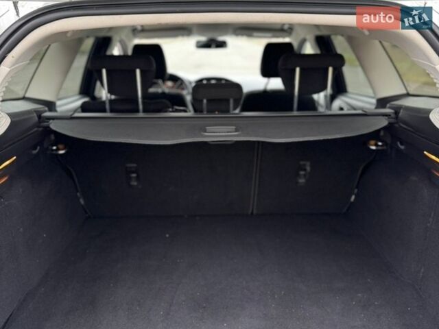 Серый Форд Фокус, объемом двигателя 1.5 л и пробегом 228 тыс. км за 10300 $, фото 13 на Automoto.ua