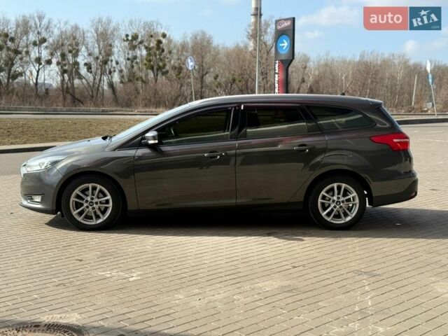 Сірий Форд Фокус, об'ємом двигуна 1 л та пробігом 130 тис. км за 9900 $, фото 5 на Automoto.ua