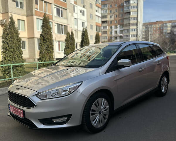 Серый Форд Фокус, объемом двигателя 1.5 л и пробегом 183 тыс. км за 9700 $, фото 4 на Automoto.ua