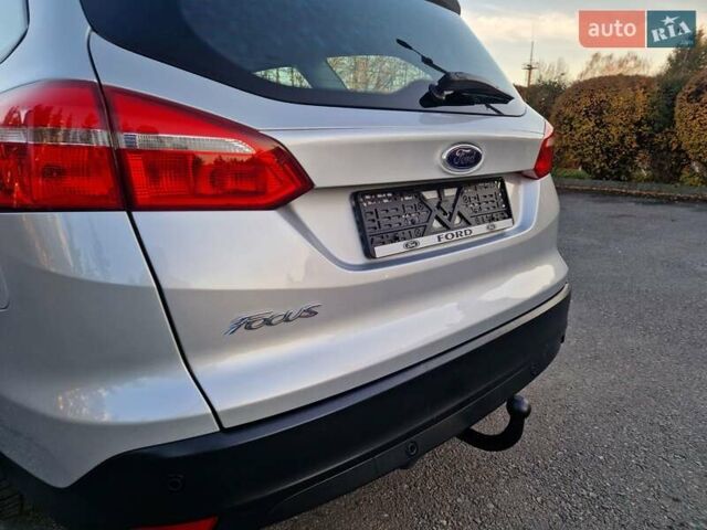 Серый Форд Фокус, объемом двигателя 1.5 л и пробегом 187 тыс. км за 9800 $, фото 21 на Automoto.ua