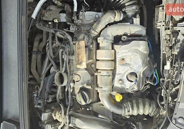 Серый Форд Фокус, объемом двигателя 1.5 л и пробегом 230 тыс. км за 12000 $, фото 26 на Automoto.ua