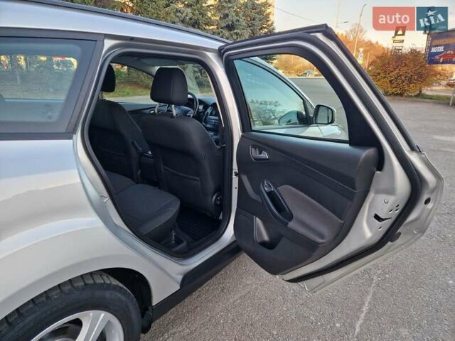 Серый Форд Фокус, объемом двигателя 1.5 л и пробегом 187 тыс. км за 9900 $, фото 14 на Automoto.ua