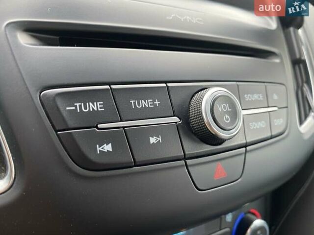 Серый Форд Фокус, объемом двигателя 1.5 л и пробегом 195 тыс. км за 9700 $, фото 41 на Automoto.ua