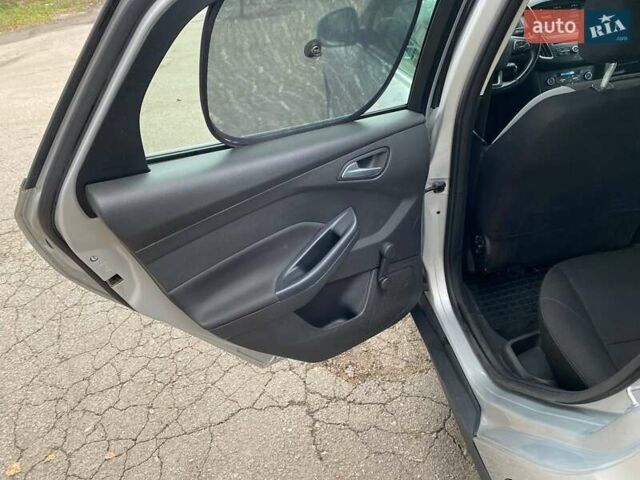 Серый Форд Фокус, объемом двигателя 1.5 л и пробегом 195 тыс. км за 9700 $, фото 28 на Automoto.ua