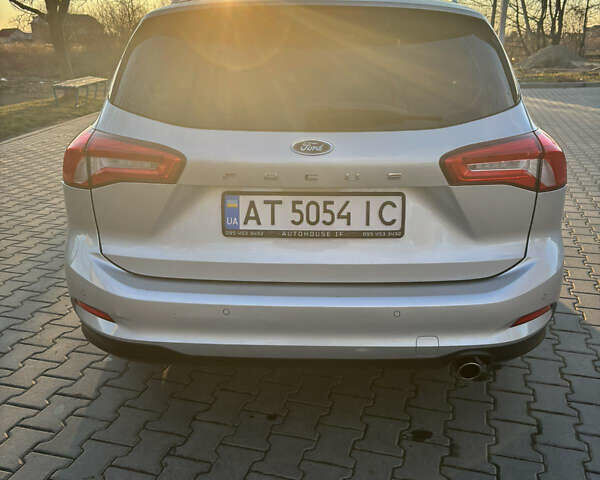 Серый Форд Фокус, объемом двигателя 1.5 л и пробегом 179 тыс. км за 11800 $, фото 4 на Automoto.ua