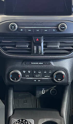 Сірий Форд Фокус, об'ємом двигуна 1.5 л та пробігом 194 тис. км за 14950 $, фото 18 на Automoto.ua