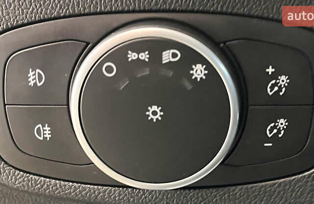 Серый Форд Фокус, объемом двигателя 1.5 л и пробегом 194 тыс. км за 14950 $, фото 13 на Automoto.ua