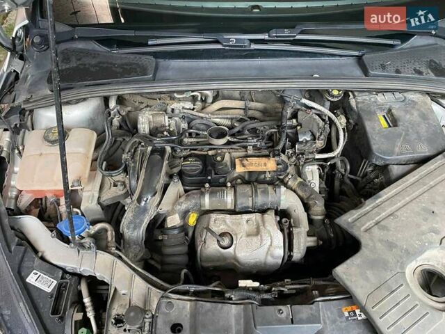 Серый Форд Фокус, объемом двигателя 1.5 л и пробегом 195 тыс. км за 9700 $, фото 47 на Automoto.ua