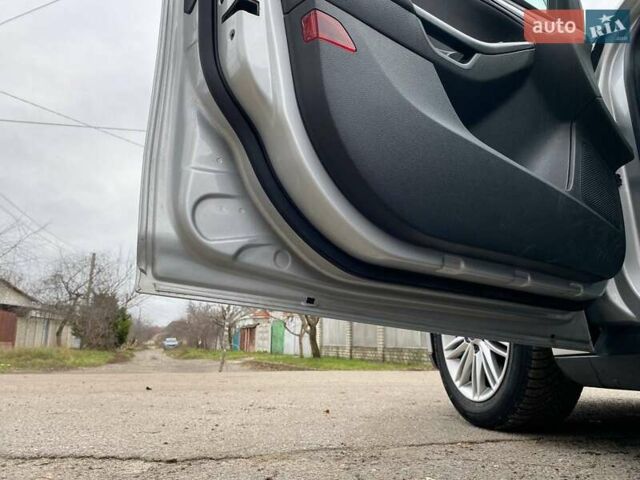 Серый Форд Фокус, объемом двигателя 1.5 л и пробегом 195 тыс. км за 9700 $, фото 22 на Automoto.ua