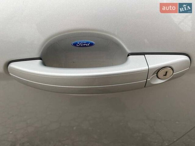 Серый Форд Фокус, объемом двигателя 1.5 л и пробегом 195 тыс. км за 9700 $, фото 26 на Automoto.ua