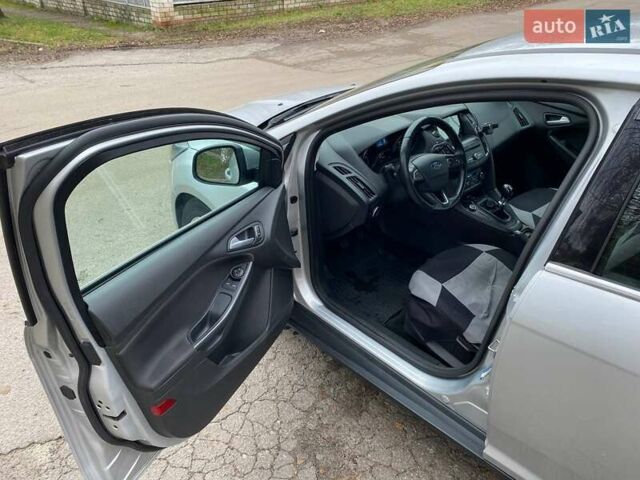 Серый Форд Фокус, объемом двигателя 1.5 л и пробегом 195 тыс. км за 9700 $, фото 20 на Automoto.ua