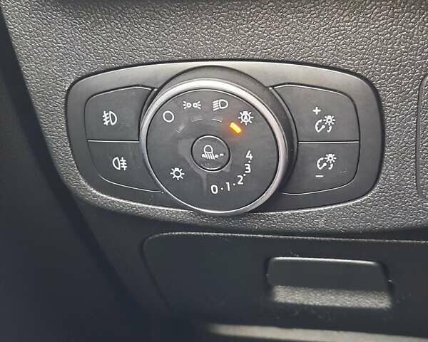 Серый Форд Фокус, объемом двигателя 1.5 л и пробегом 176 тыс. км за 13499 $, фото 12 на Automoto.ua