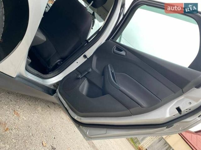 Серый Форд Фокус, объемом двигателя 1.5 л и пробегом 195 тыс. км за 9700 $, фото 35 на Automoto.ua