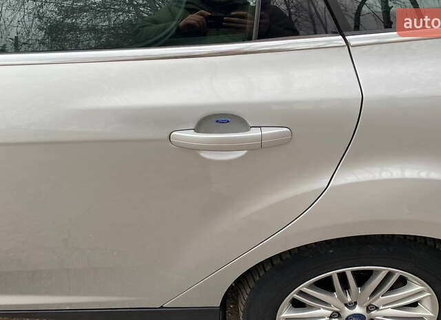 Серый Форд Фокус, объемом двигателя 1.5 л и пробегом 195 тыс. км за 9700 $, фото 25 на Automoto.ua