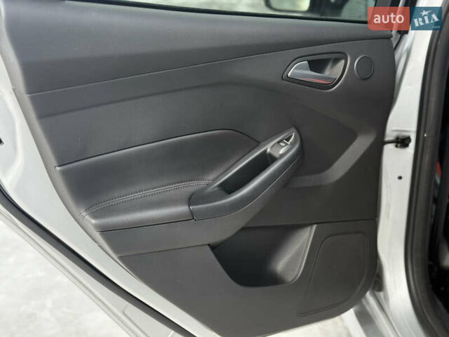 Серый Форд Фокус, объемом двигателя 2 л и пробегом 233 тыс. км за 13300 $, фото 31 на Automoto.ua