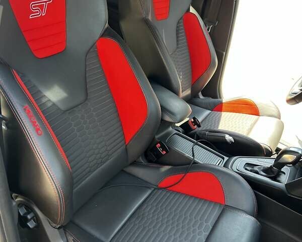 Серый Форд Фокус, объемом двигателя 2 л и пробегом 230 тыс. км за 12300 $, фото 20 на Automoto.ua