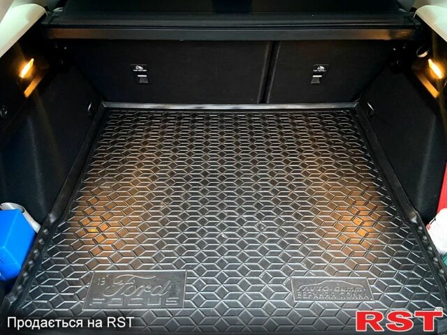 Серый Форд Фокус, объемом двигателя 1.5 л и пробегом 206 тыс. км за 11400 $, фото 12 на Automoto.ua