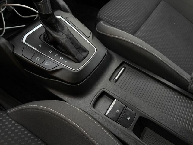 Серый Форд Фокус, объемом двигателя 1.5 л и пробегом 110 тыс. км за 14300 $, фото 17 на Automoto.ua