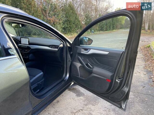 Серый Форд Фокус, объемом двигателя 1.5 л и пробегом 193 тыс. км за 12700 $, фото 23 на Automoto.ua