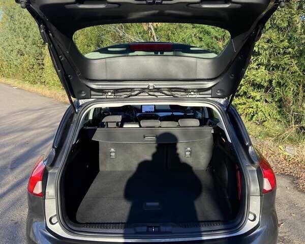 Серый Форд Фокус, объемом двигателя 1.5 л и пробегом 193 тыс. км за 12700 $, фото 46 на Automoto.ua