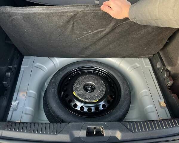 Серый Форд Фокус, объемом двигателя 1.5 л и пробегом 190 тыс. км за 13200 $, фото 25 на Automoto.ua